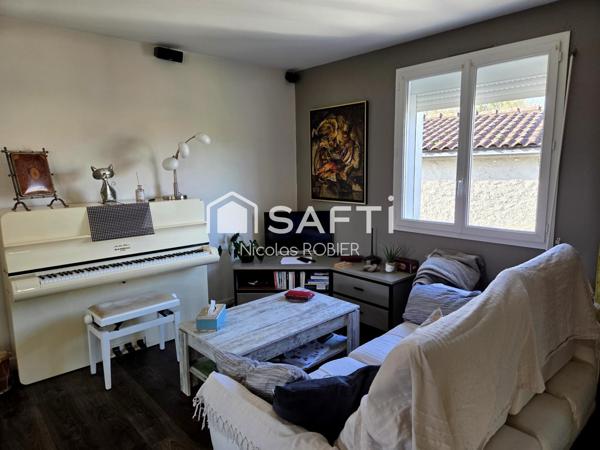 Maison sur sous-sol aménagé, rénovée, trois chambres, deux cuisines, deux séjours, deux salons, piscine couverte, dépendance !!