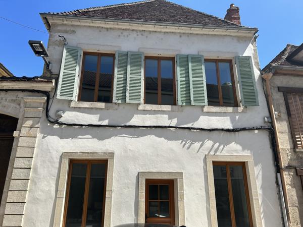 MAISON DE VILLE