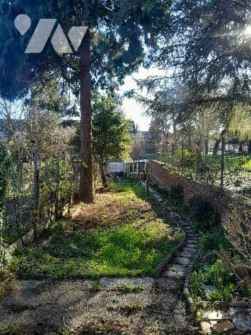 LILLE limite FACHES. 
Charme de l'ancien et cachet préservé.
Maison de famille, charme de l'ancien.