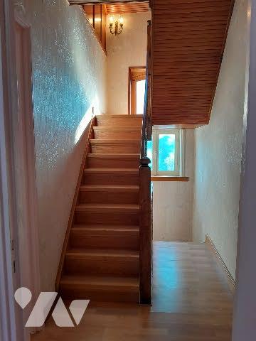 LILLE limite FACHES. 
Charme de l'ancien et cachet préservé.
Maison de famille, charme de l'ancien.