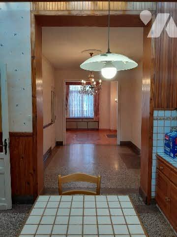 LILLE limite FACHES. 
Charme de l'ancien et cachet préservé.
Maison de famille, charme de l'ancien.