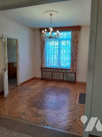 LILLE limite FACHES. 
Charme de l'ancien et cachet préservé.
Maison de famille, charme de l'ancien.