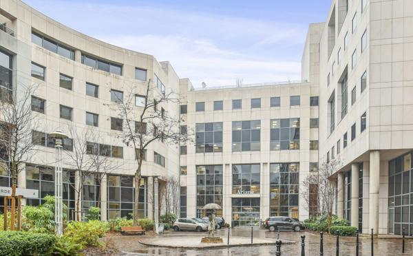 Bureaux rénovés à louer à Rueil-Malmaison avec parkings et services
