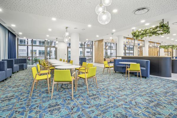Bureaux rénovés à louer à Rueil-Malmaison avec parkings et services