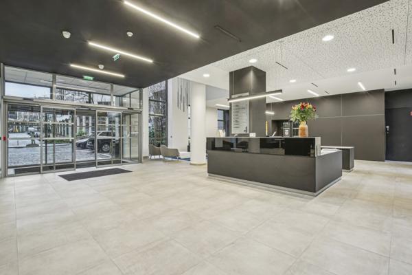 Bureaux rénovés à louer à Rueil-Malmaison avec parkings et services