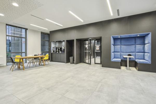 Bureaux rénovés à louer à Rueil-Malmaison avec parkings et services