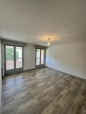 Appartement T2 à louer Saint Jacques De La Lande - 42 m² (réf : 567648)