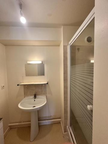 Appartement T2 à louer Saint Jacques De La Lande - 42 m² (réf : 567648)