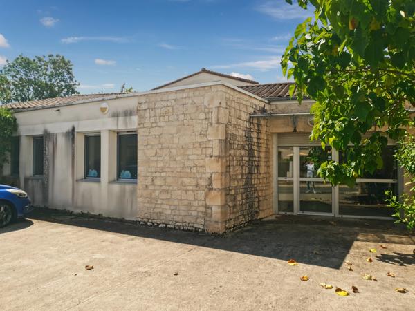 Local/bureau à vendre (79)