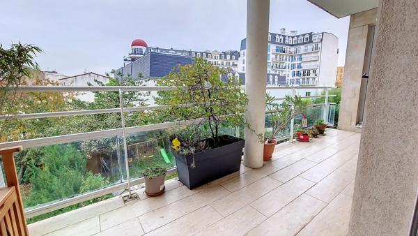 PUTEAUX - A proximité de la Défense