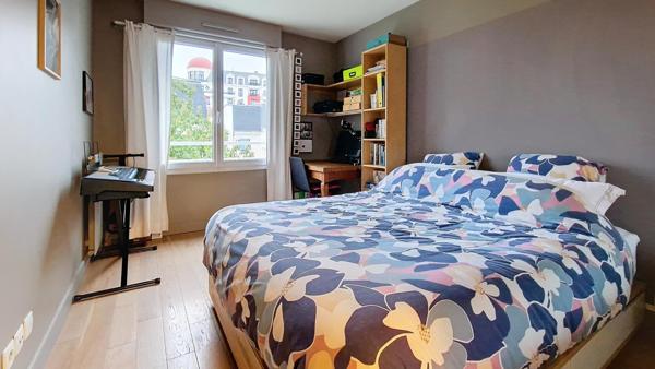 PUTEAUX - A proximité de la Défense