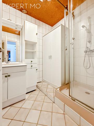 Palavas-les-Flots (34250) Palavas les Flots, villa T5 d'environ 106 m2 sur un terrain de 476 m2, dépendance et garage.