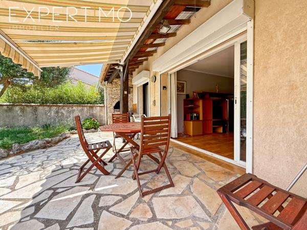 Palavas-les-Flots (34250) Palavas les Flots, villa T5 d'environ 106 m2 sur un terrain de 476 m2, dépendance et garage.