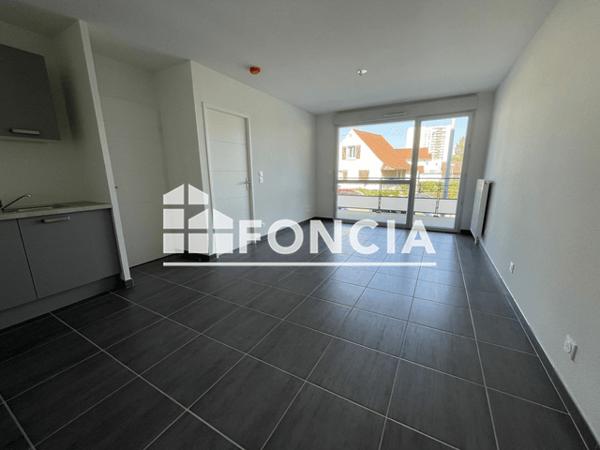 Location Appartement 2 pièces 42 m² - 44 B BLD HENRI BAZIN Chenove 21300
