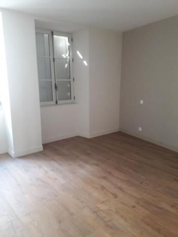 Location appartement Saintes : 710 € - AJP Immobilier Saintes