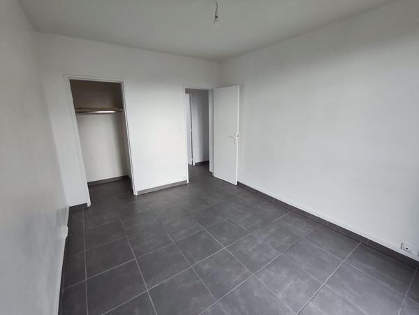 SALON DE PCE - Appartement T3 de 68 m² avec vue dégagée