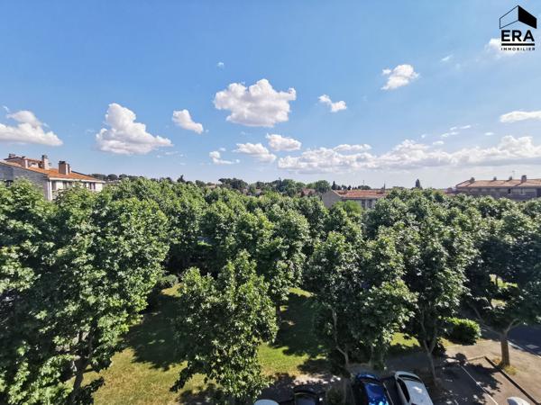 SALON DE PCE - Appartement T3 de 68 m² avec vue dégagée