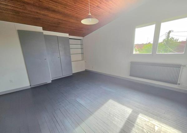 Maison familiale 7 chambres plain-pied, proche suisse
