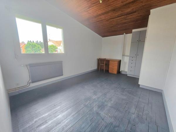 Maison familiale 7 chambres plain-pied, proche suisse