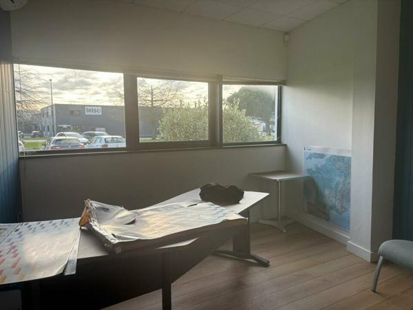 BUREAUX vente à BELLEVIGNY 85170