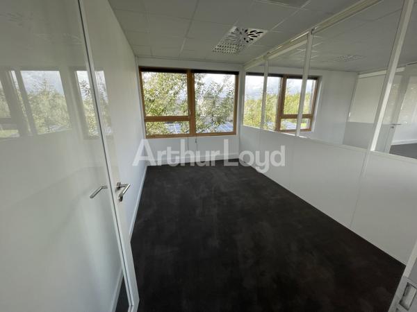 Bureaux à louer à Villeneuve-d'Ascq dans immeuble bois lumineux et modulable