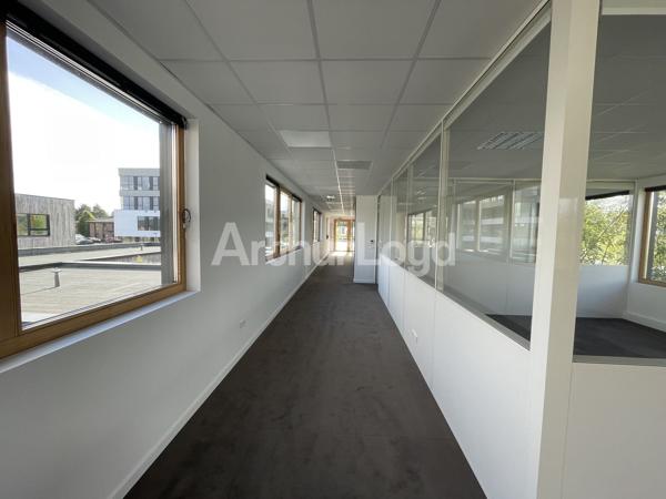 Bureaux à louer à Villeneuve-d'Ascq dans immeuble bois lumineux et modulable