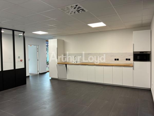 Bureaux à louer à Villeneuve-d'Ascq dans immeuble bois lumineux et modulable