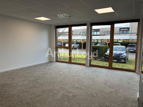 Bureaux à louer à Villeneuve-d'Ascq dans immeuble bois lumineux et modulable