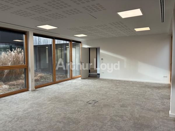 Bureaux à louer à Villeneuve-d'Ascq dans immeuble bois lumineux et modulable