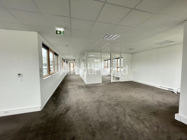 Bureaux à louer à Villeneuve-d'Ascq dans immeuble bois lumineux et modulable