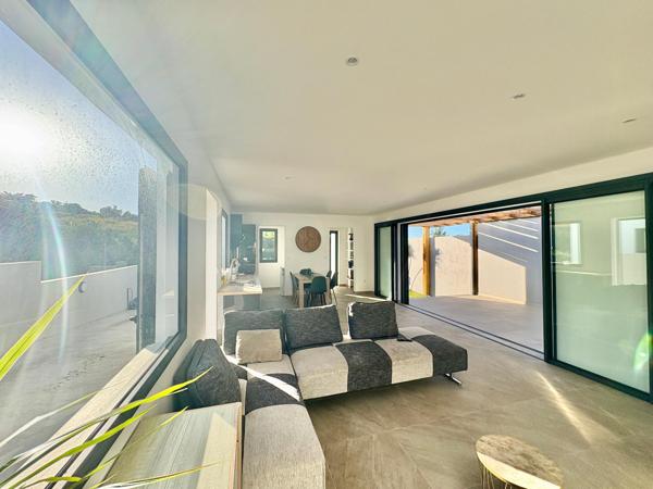 Magnifique maison neuve à l'Etang-Salé