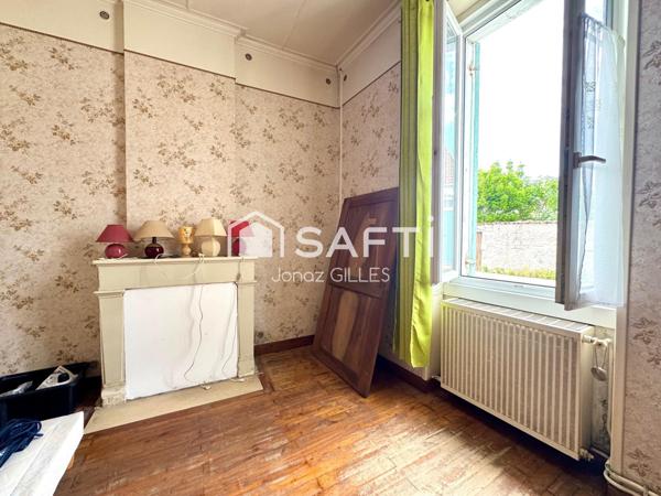 Maison T5 avec jardin et pierres apparentes