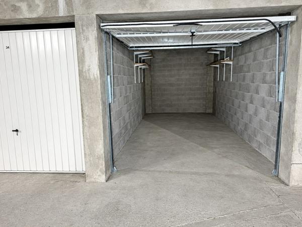 GARAGE FERME