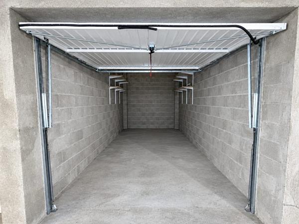 GARAGE FERME