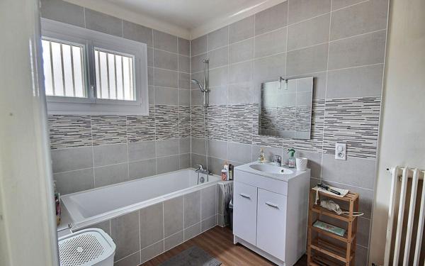 Maison à vendre    7 pièces • 246 m2 Artix