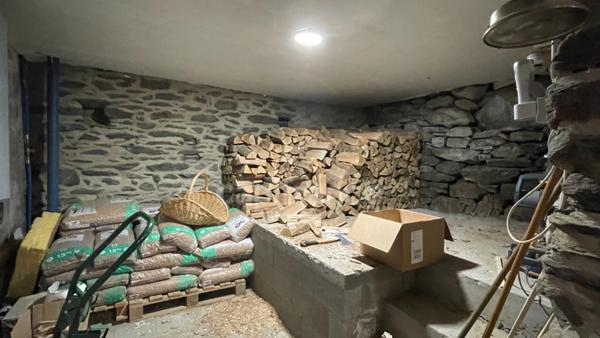 En Savoie (73), à vendre Vallée de La Maurienne, maison P8 rénovée, cave, voutes, terrain, combles, stations de ski, 3 vallées