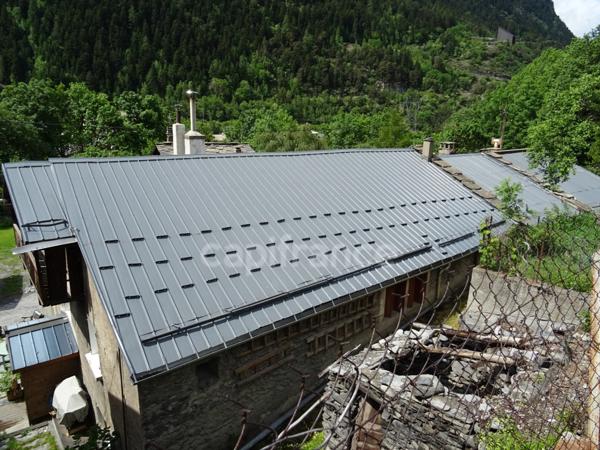 En Savoie (73), à vendre Vallée de La Maurienne, maison P8 rénovée, cave, voutes, terrain, combles, stations de ski, 3 vallées