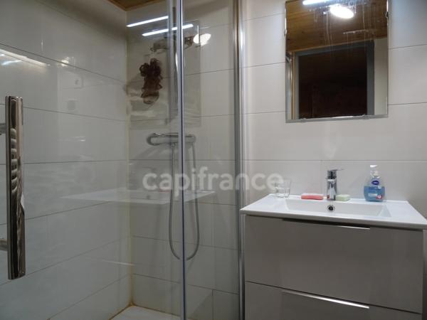 En Savoie (73), à vendre Vallée de La Maurienne, maison P8 rénovée, cave, voutes, terrain, combles, stations de ski, 3 vallées