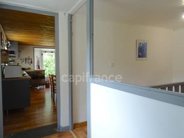 En Savoie (73), à vendre Vallée de La Maurienne, maison P8 rénovée, cave, voutes, terrain, combles, stations de ski, 3 vallées