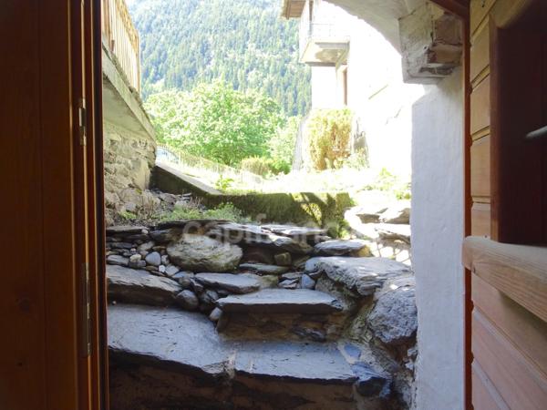 En Savoie (73), à vendre Vallée de La Maurienne, maison P8 rénovée, cave, voutes, terrain, combles, stations de ski, 3 vallées