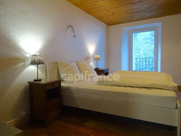 En Savoie (73), à vendre Vallée de La Maurienne, maison P8 rénovée, cave, voutes, terrain, combles, stations de ski, 3 vallées