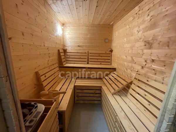 En Savoie (73), à vendre Vallée de La Maurienne, maison P8 rénovée, cave, voutes, terrain, combles, stations de ski, 3 vallées