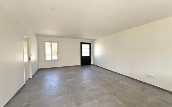 Maison à vendre    3 pièces •  Vouillé