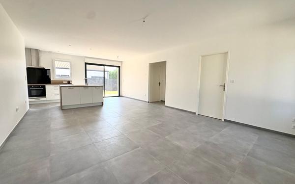 Maison à vendre    3 pièces •  Vouillé