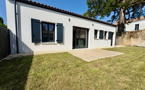 Maison à vendre    3 pièces •  Vouillé