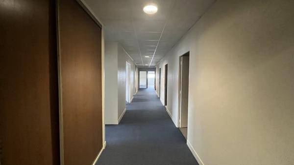 A louer 280 m2 - Bureau à Saint Jean de la Ruelle