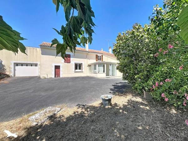 Maison à vendre 131 760 € Hiersac 6 p 113 m² DPE F
