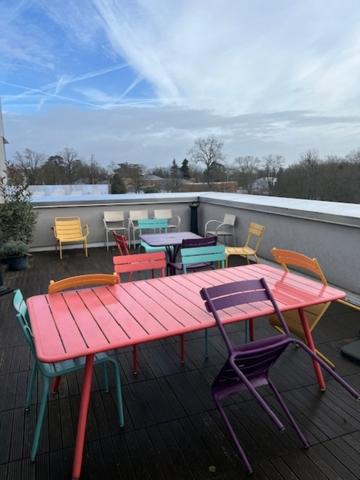 Bureaux à louer à Châtenay-Malabry dans immeuble récent avec terrasse