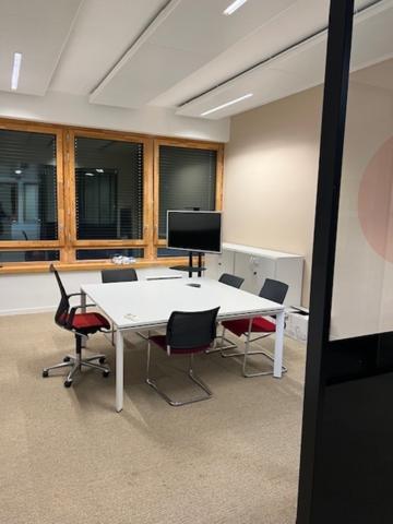 Bureaux à louer à Châtenay-Malabry dans immeuble récent avec terrasse