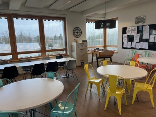 Bureaux à louer à Châtenay-Malabry dans immeuble récent avec terrasse